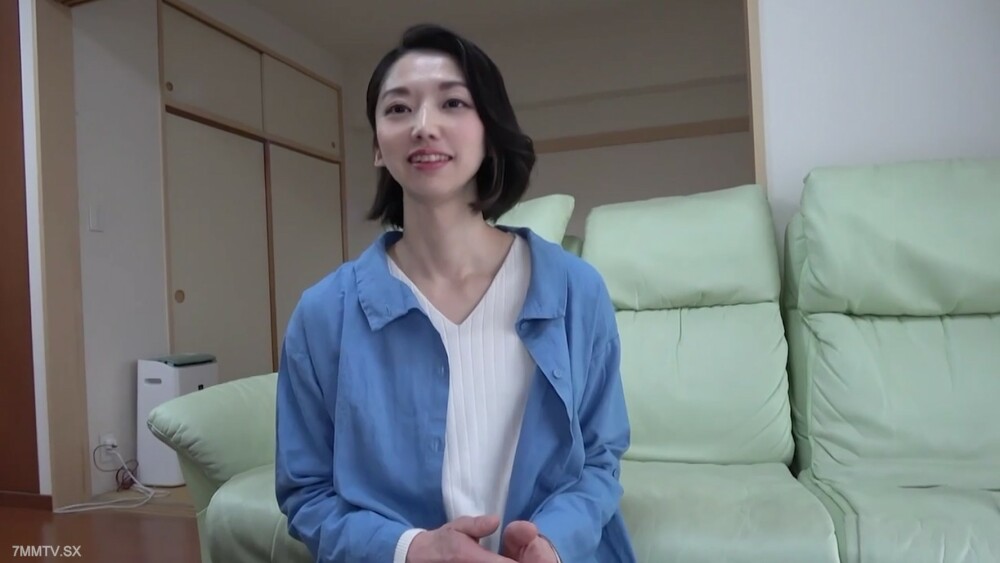 女警官和美结婚7年，在宿舍发生性生活，首次提供中出。